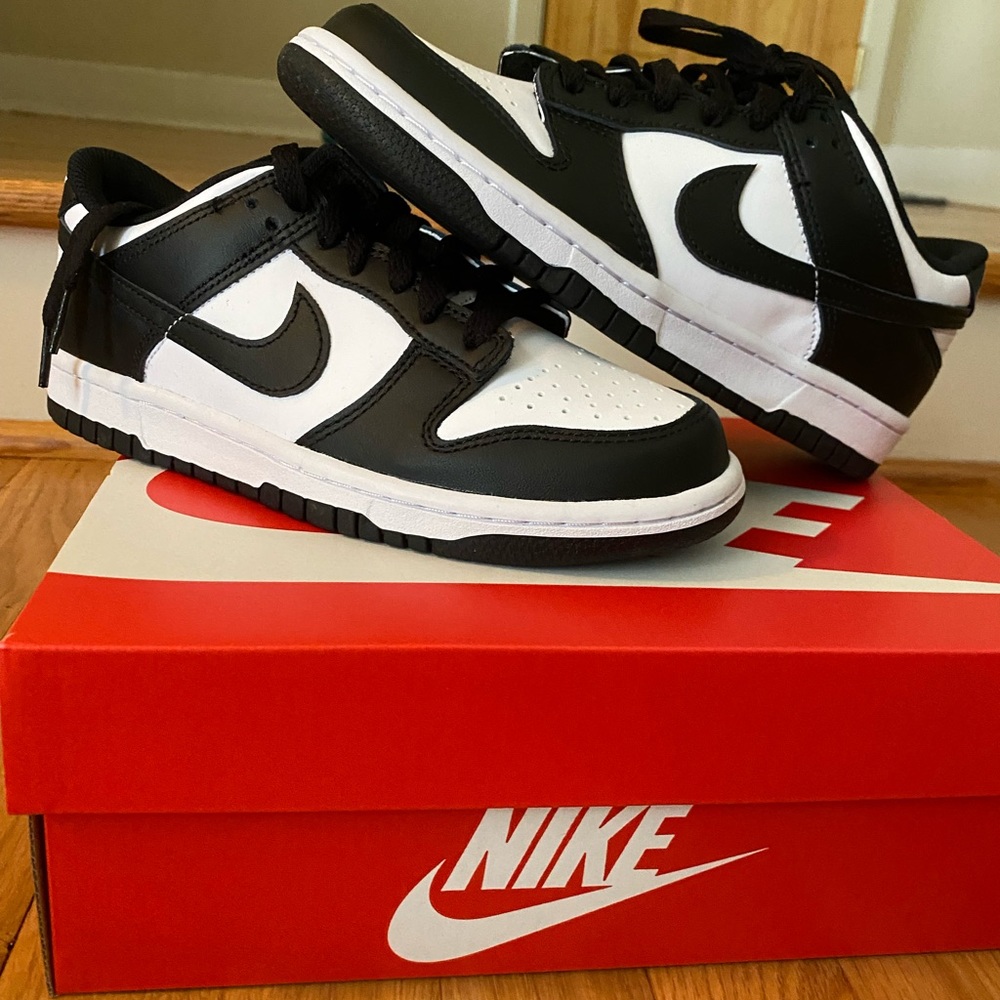 Nike Dunk Low white/black Womens Size 6.5/Boys size 5Y